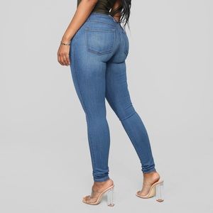 Classic Mid Rise Skinny Jeans Blue Wash
